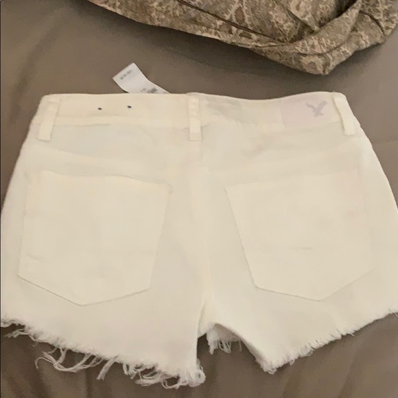 American Eagle White Distressed Denim Shorts - Picture 4 of 4